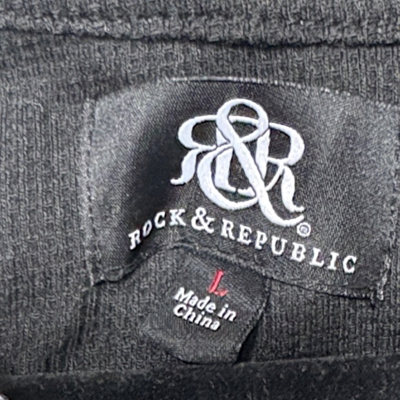 Rock & Republic Men's Gray with Black Accents long sleeve hooded shirt- Size L - Picture 3 of 6